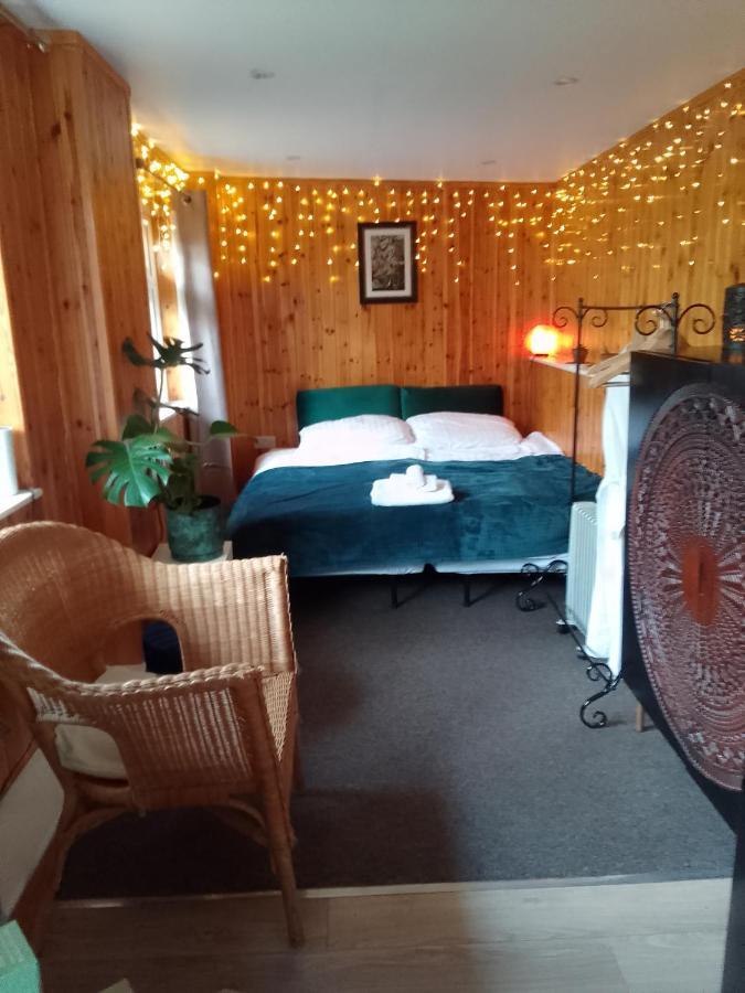 Pilgrims Of The Goddess Bed and Breakfast Glastonbury Exteriör bild