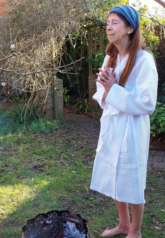 Pilgrims Of The Goddess Bed and Breakfast Glastonbury Exteriör bild