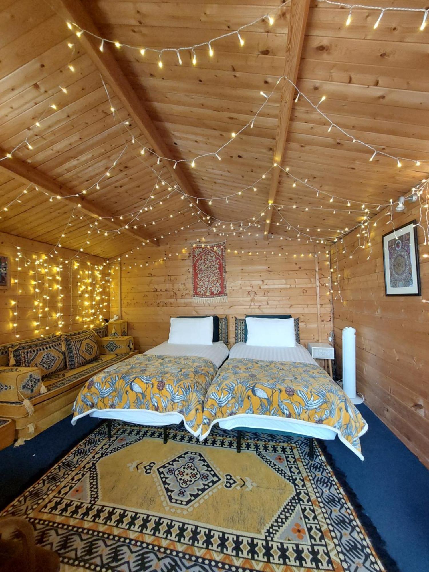 Pilgrims Of The Goddess Bed and Breakfast Glastonbury Exteriör bild