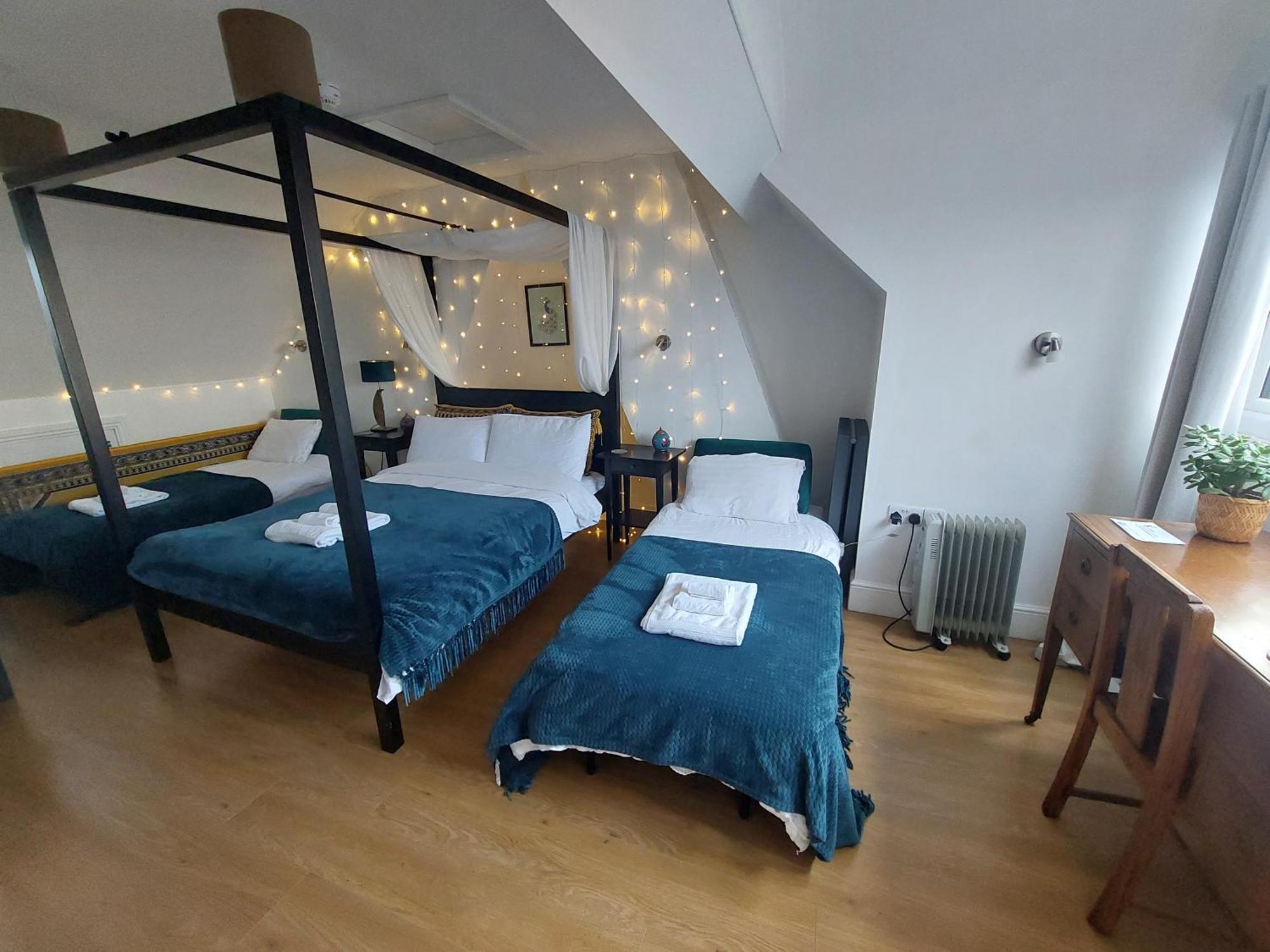 Pilgrims Of The Goddess Bed and Breakfast Glastonbury Rum bild