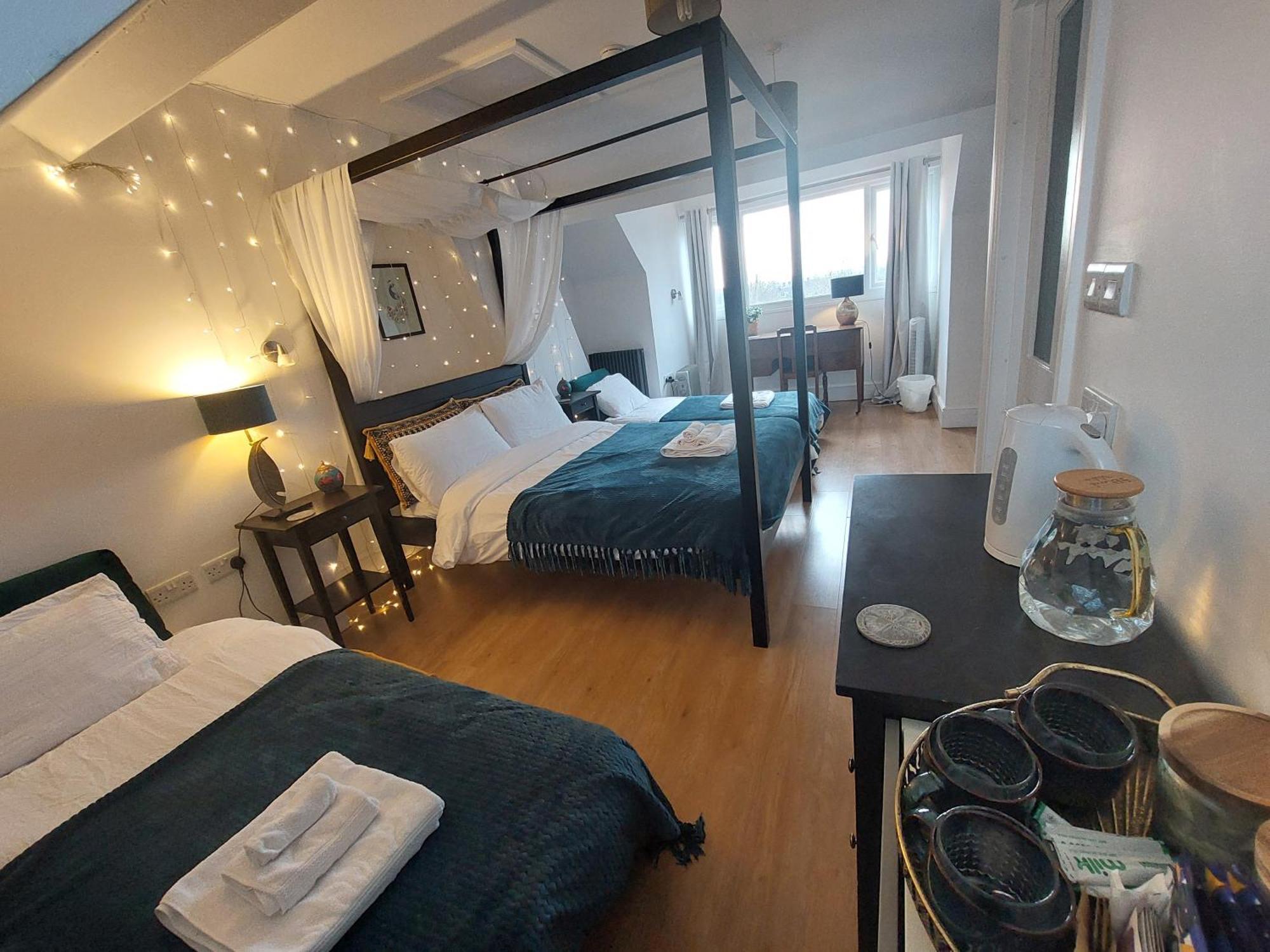 Pilgrims Of The Goddess Bed and Breakfast Glastonbury Exteriör bild