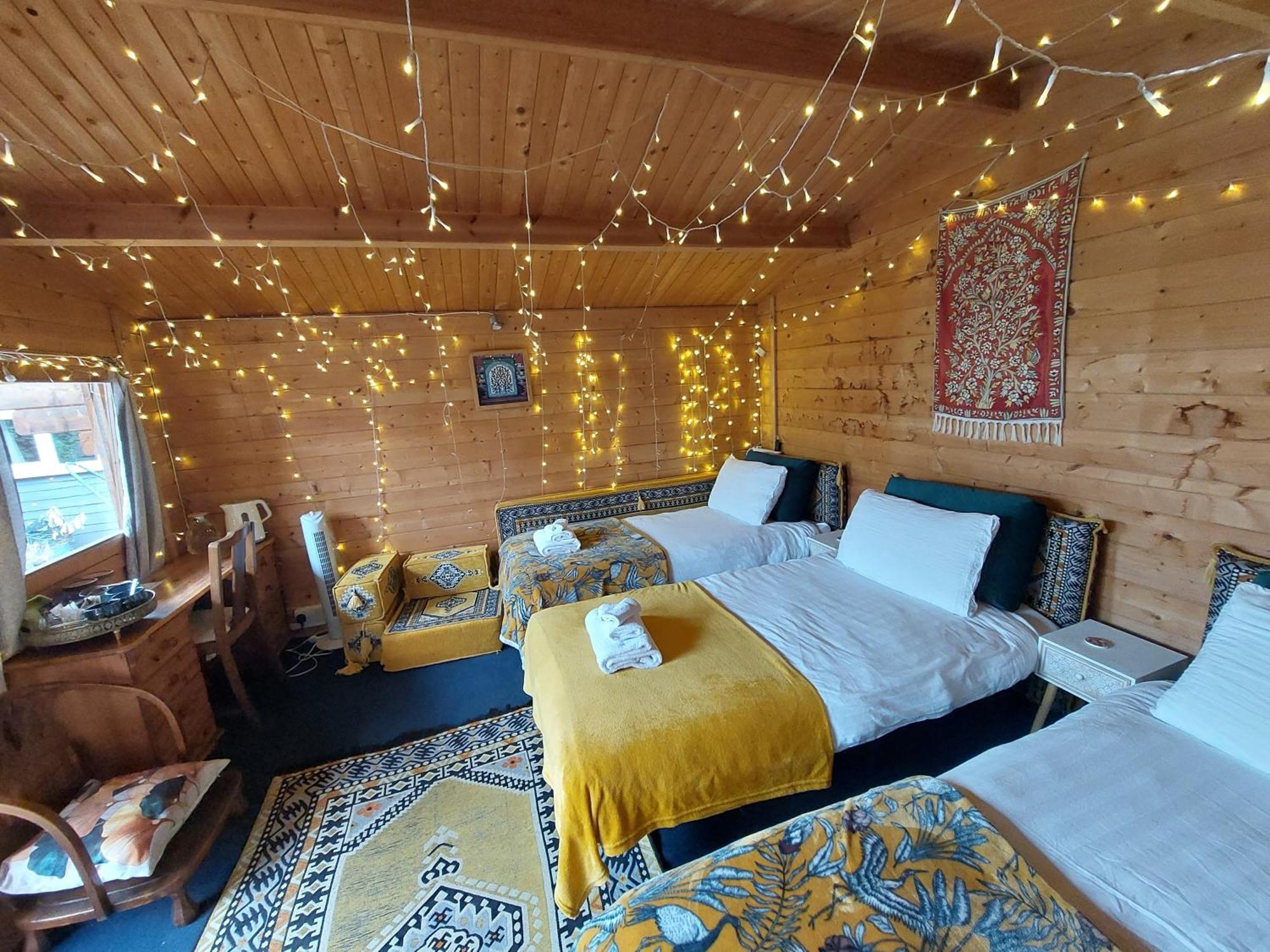 Pilgrims Of The Goddess Bed and Breakfast Glastonbury Exteriör bild