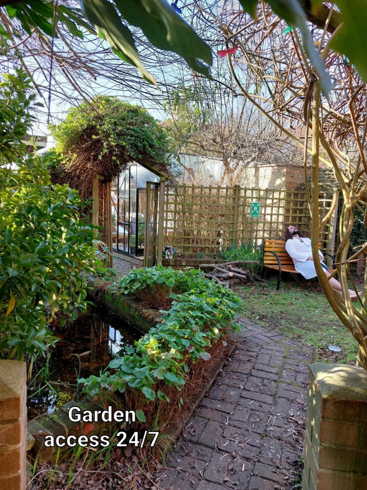 Pilgrims Of The Goddess Bed and Breakfast Glastonbury Exteriör bild